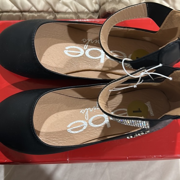 Bebe Girl Shoes; type of ballerina with white crystal ankle bracelet. - Picture 6 of 8